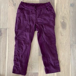 Lululemon lightweight stretch Capri pants